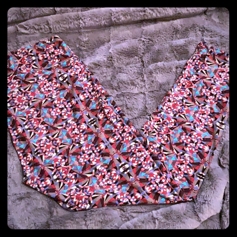 2/$10 Lularoe leggings - TC patterned